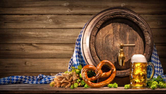 Oktoberfest,Beer,Barrel,And,Beer,Glass,With,Wheat,And,Hops